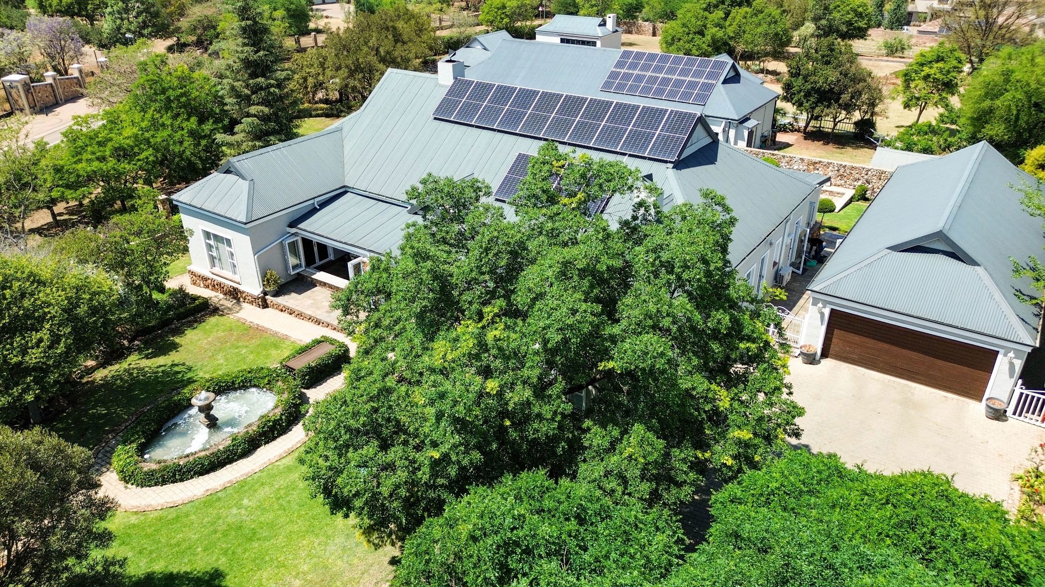 Single-storey house sold in Cornwall Hill - CN1676874