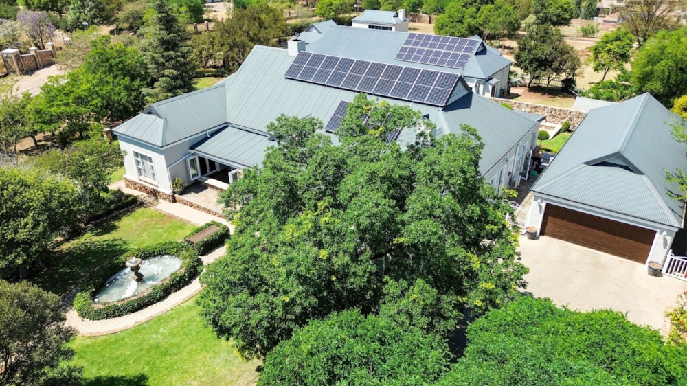 Single-storey house sold in Cornwall Hill - CN1676874