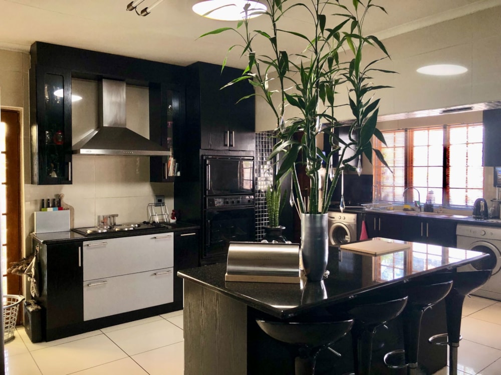 House for sale in Kensington, Bedfordview Area - BED1682554 House for sale in Kensington, Bedfordview Area - BED1682554