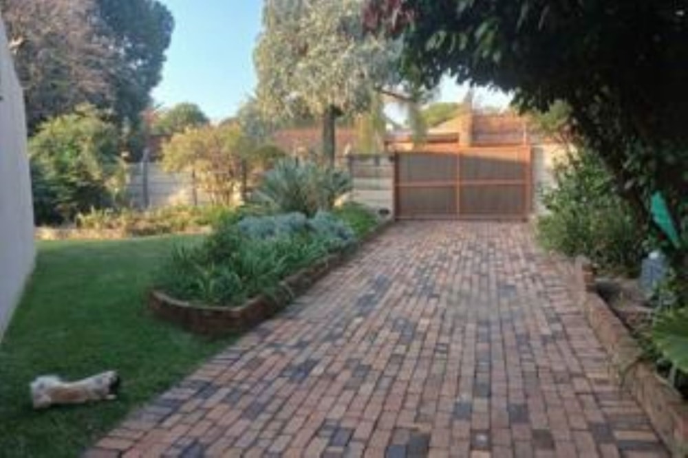 House for sale in Crystal Park - EN1680232 House for sale in Crystal Park - EN1680232