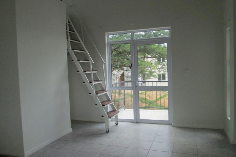 Apartment let in Mbomela Ext 37 (Nelspruit Ext 37) - 1NS1680728