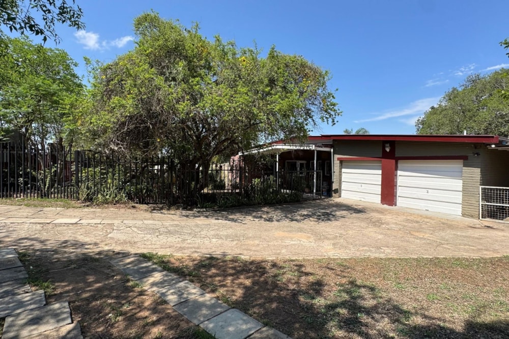 House for sale in Sonheuwel - 1NS1680338 House for sale in Sonheuwel - 1NS1680338