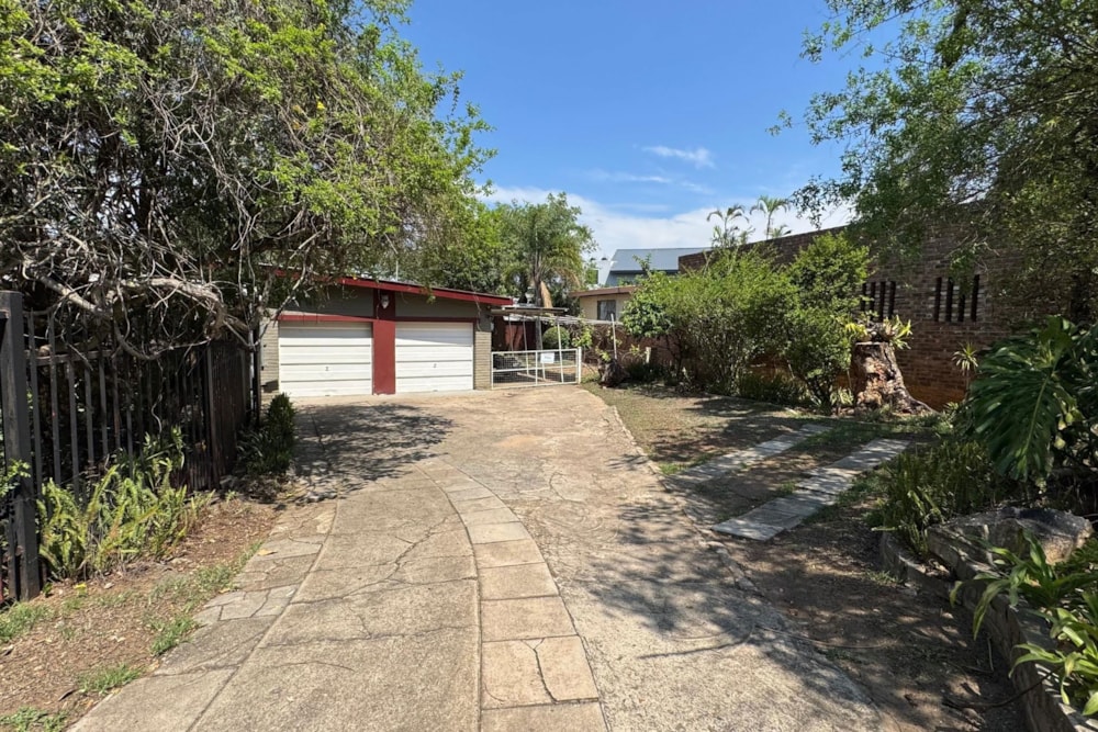 House for sale in Sonheuwel - 1NS1680338 House for sale in Sonheuwel - 1NS1680338