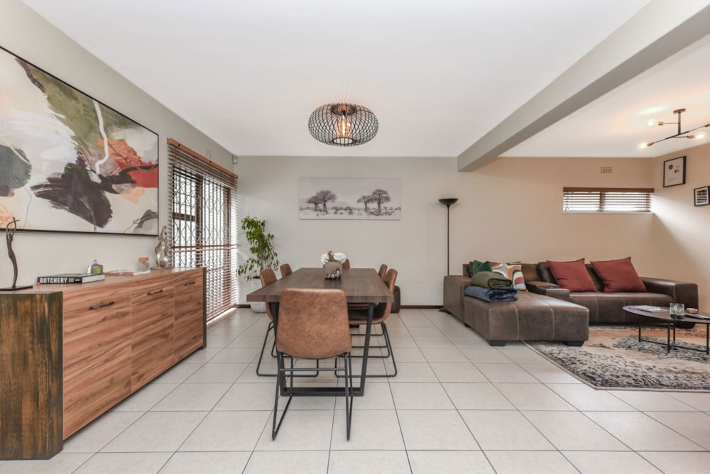 Townhouse sold in River Club, Sandton - HP1681393 Townhouse sold in River Club, Sandton - HP1681393