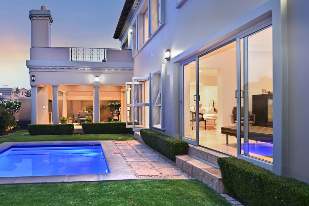 Double-storey cluster sold in Hyde Park, Sandton - HP1682621 Double-storey cluster sold in Hyde Park, Sandton - HP1682621