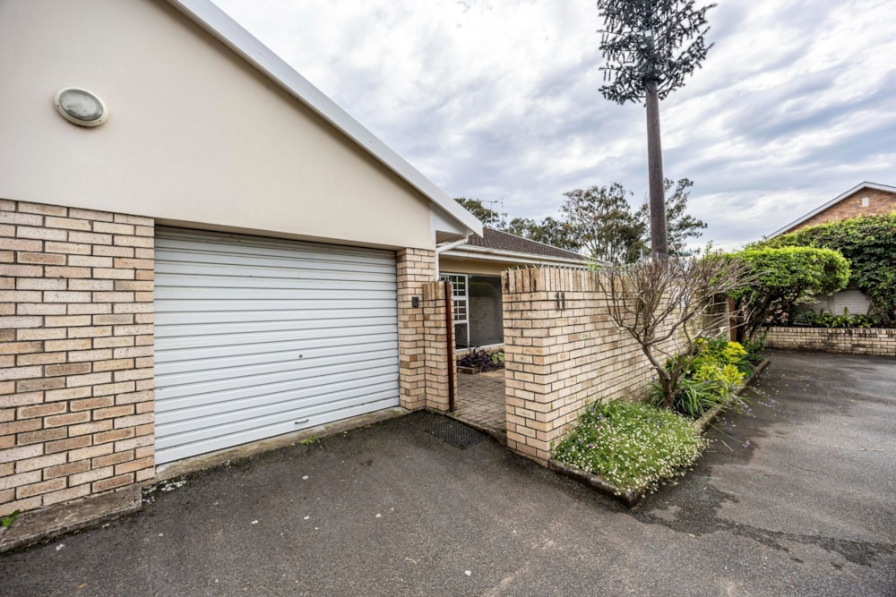 Townhouse sold in Abbotsford, East London - 1EZ1684855 Townhouse sold in Abbotsford, East London - 1EZ1684855