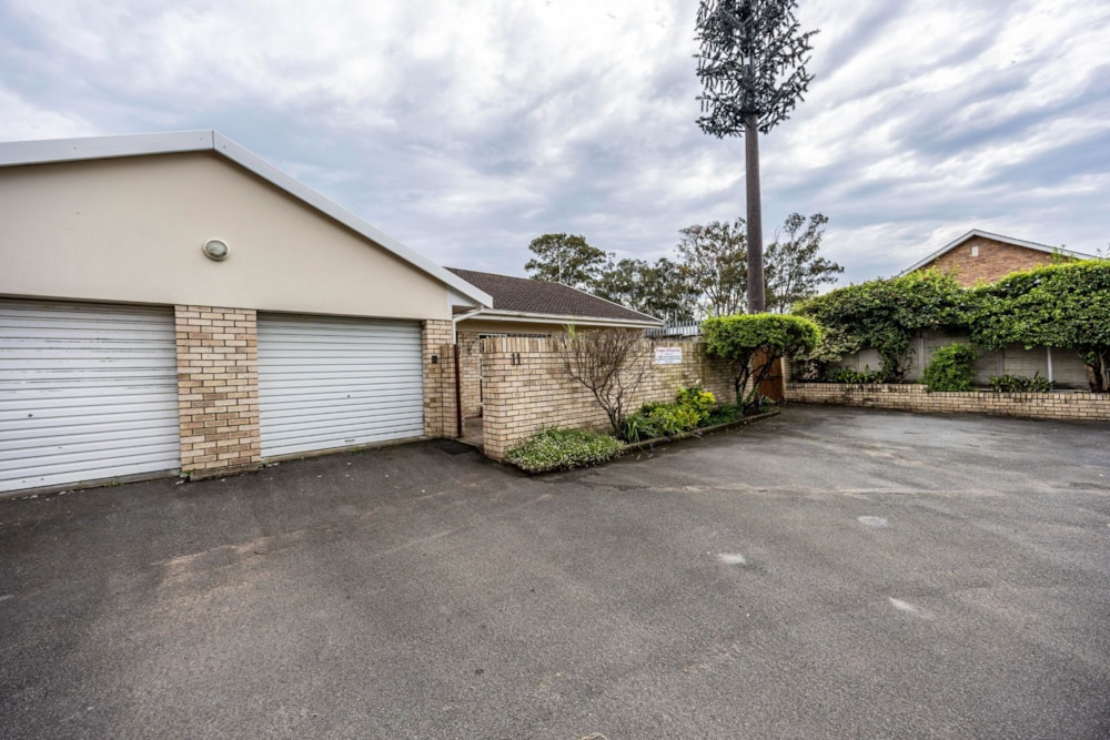 Townhouse sold in Abbotsford, East London - 1EZ1684855 Townhouse sold in Abbotsford, East London - 1EZ1684855