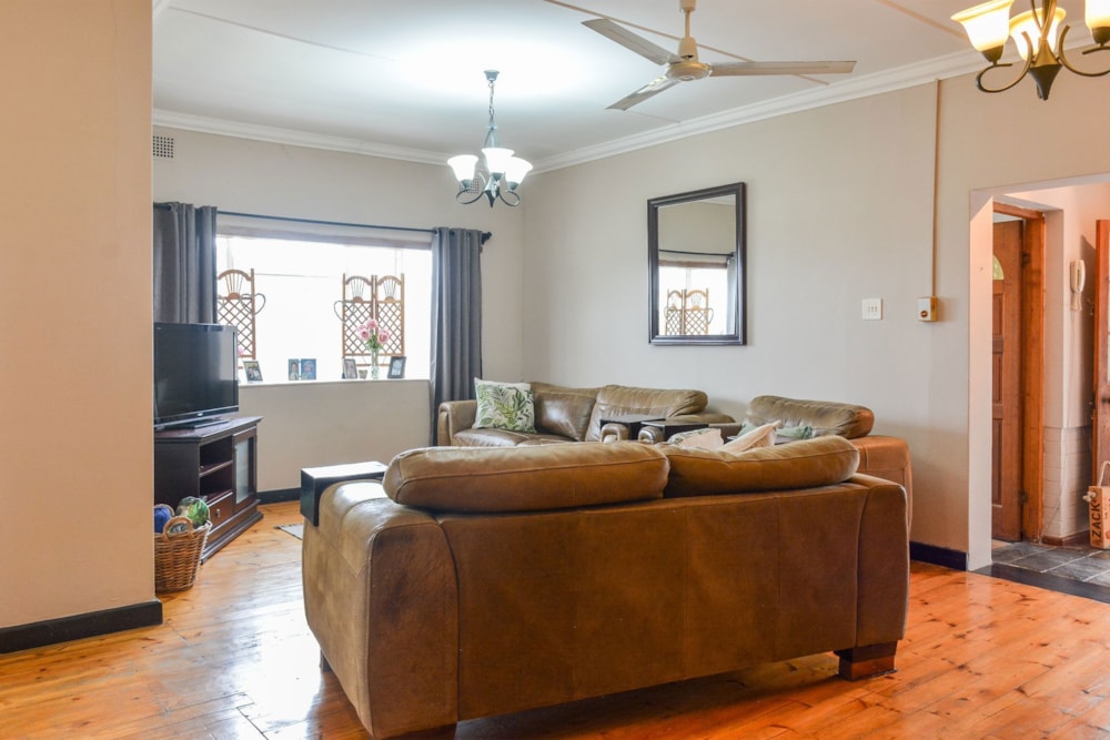 House sold in Clarendon - 1PM1681190