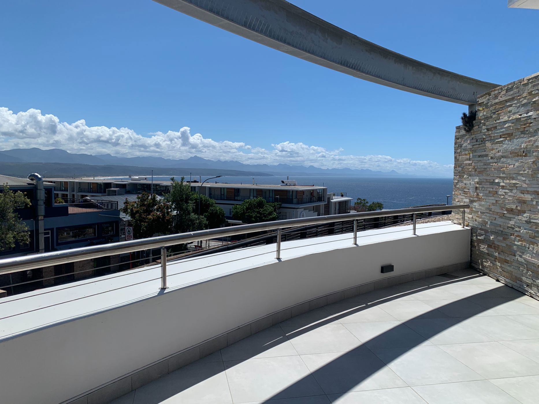 Apartment for sale in Signal Hill, Plettenberg Bay - 1KG1698449