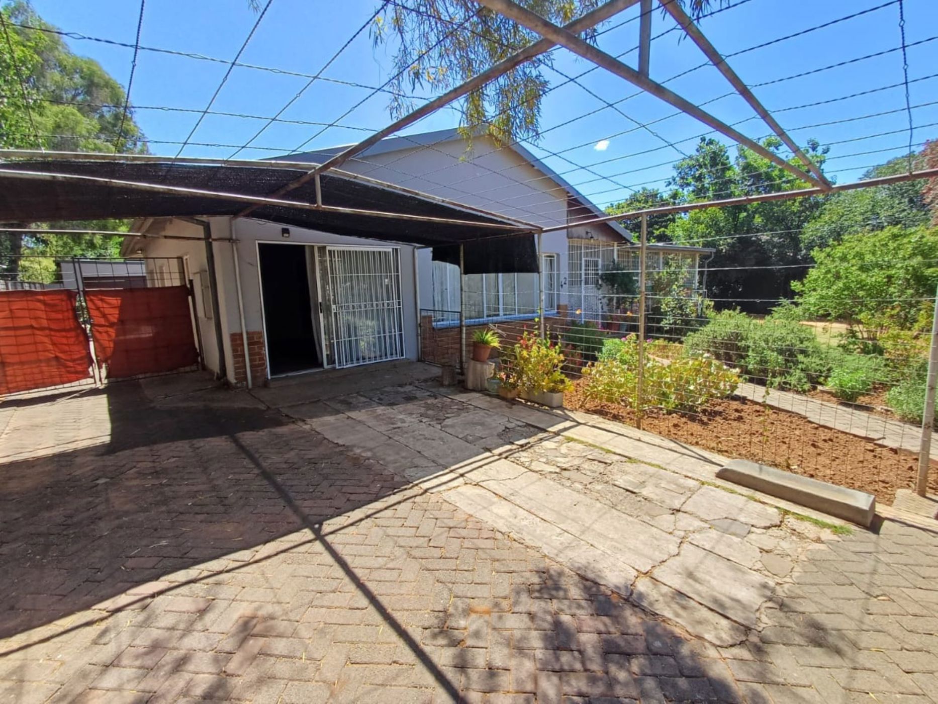 House sold in Universitas - 1BX1679724