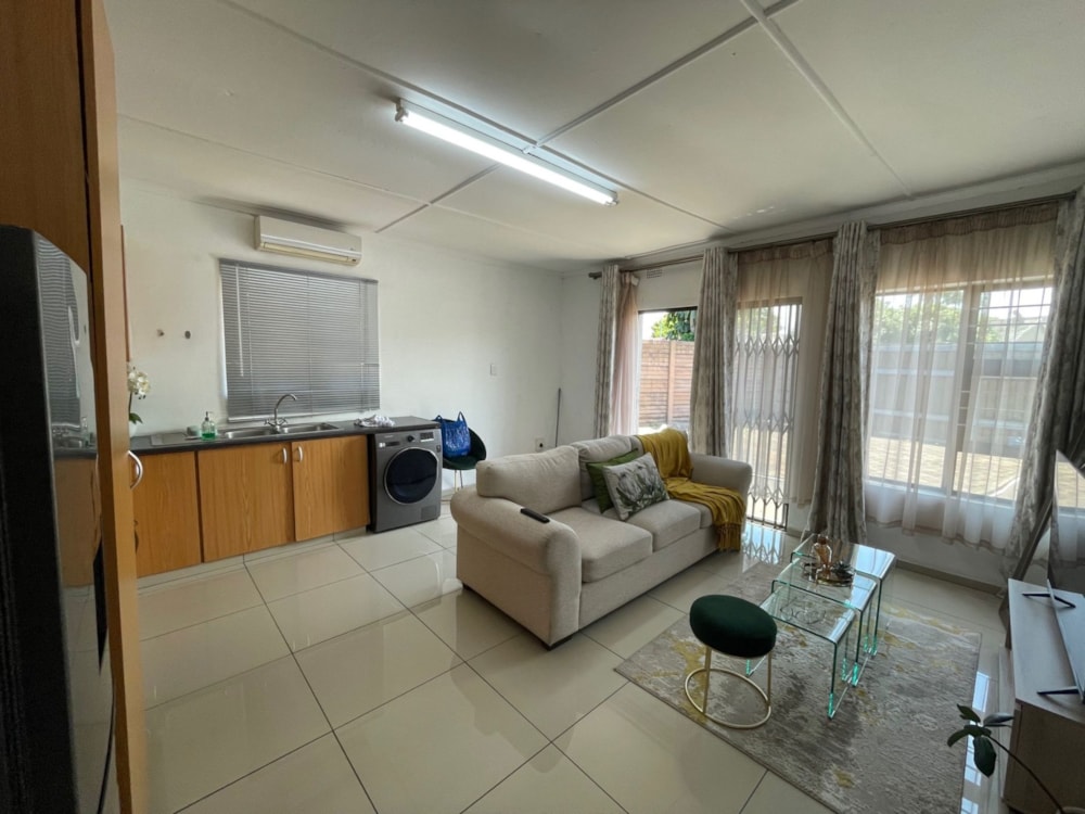 Garden cottage let in Arboretum, Richards Bay - 1RY1707982 Garden cottage let in Arboretum, Richards Bay - 1RY1707982