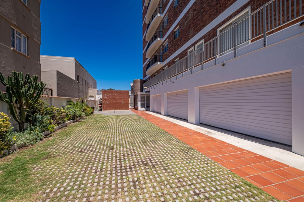 Apartment sold in Summerstrand - 1PLZ1681760