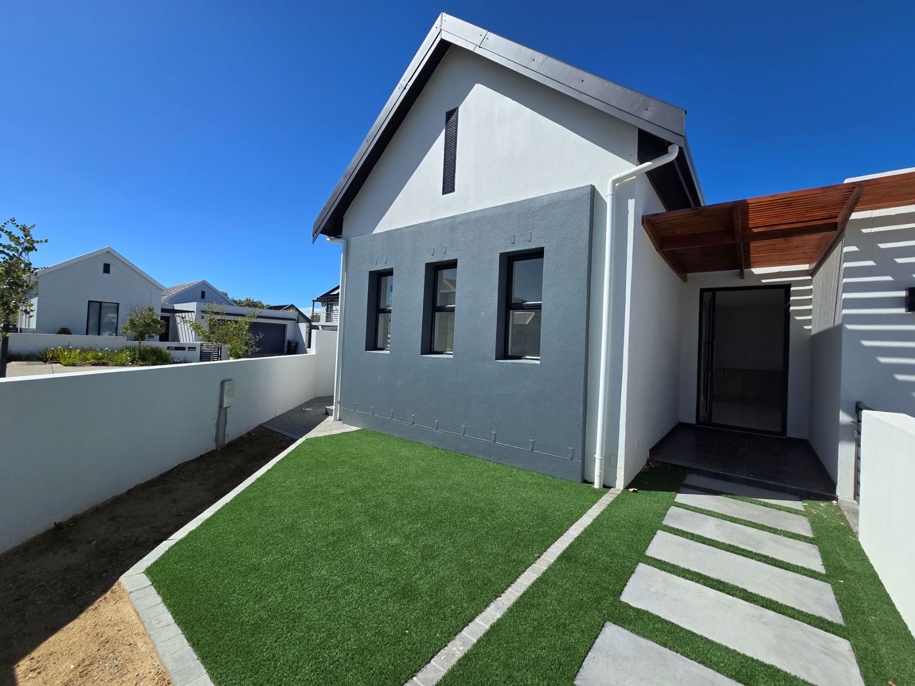 House sold in Sitari Country Estate - SW1683199