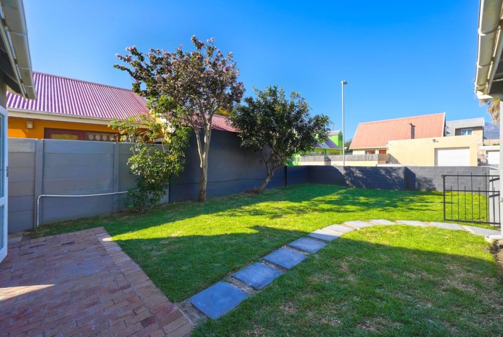 House sold in Admirals Park - SW1679558 House sold in Admirals Park - SW1679558