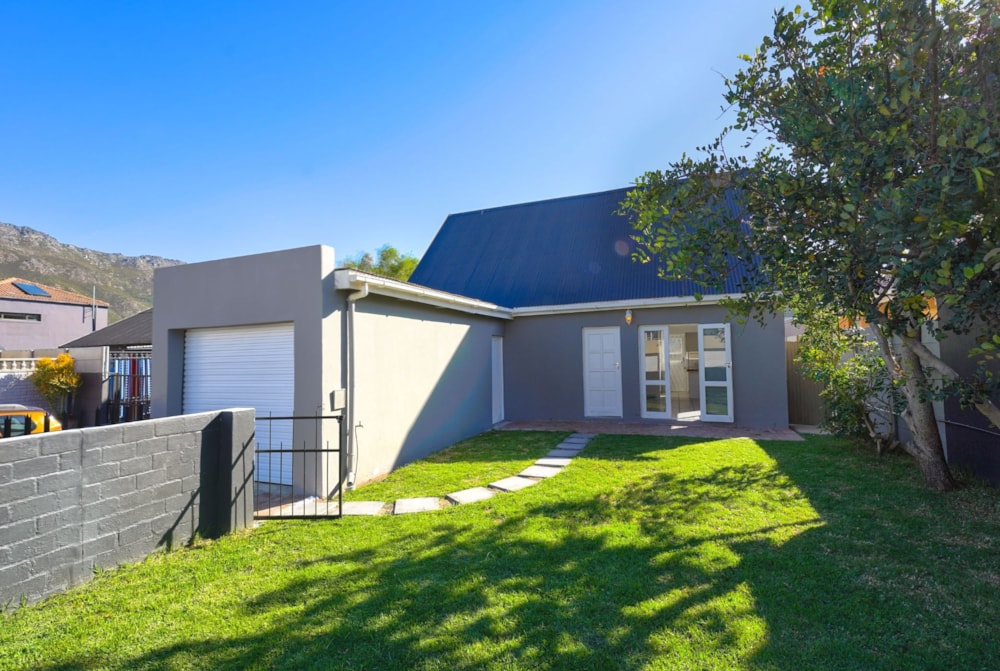 House sold in Admirals Park - SW1679558 House sold in Admirals Park - SW1679558