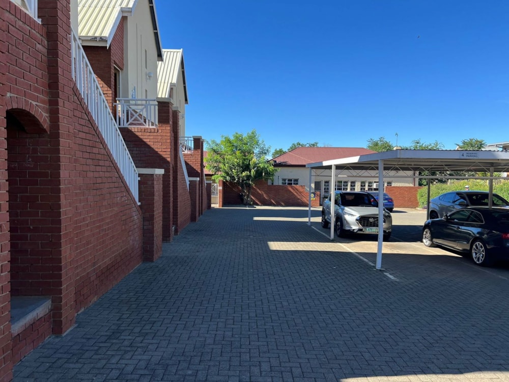 Townhouse for sale in Westdene, Bloemfontein - 1BX1682938