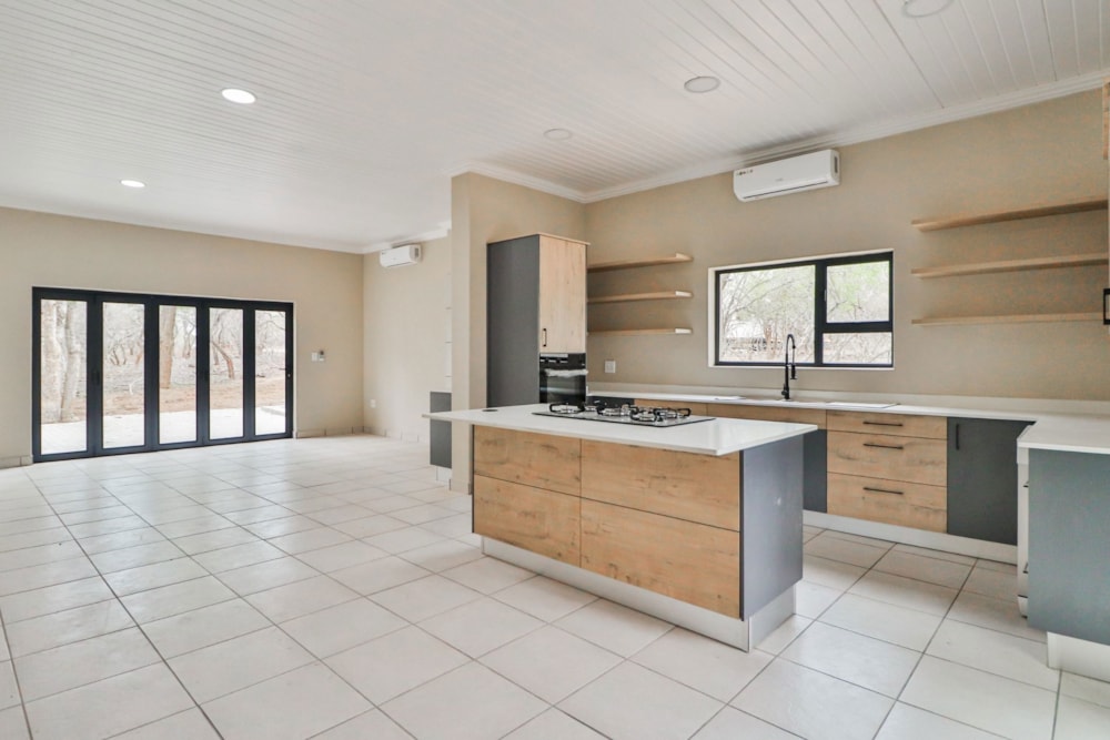 House for sale in Marloth Park - 1NK1680335 House for sale in Marloth Park - 1NK1680335