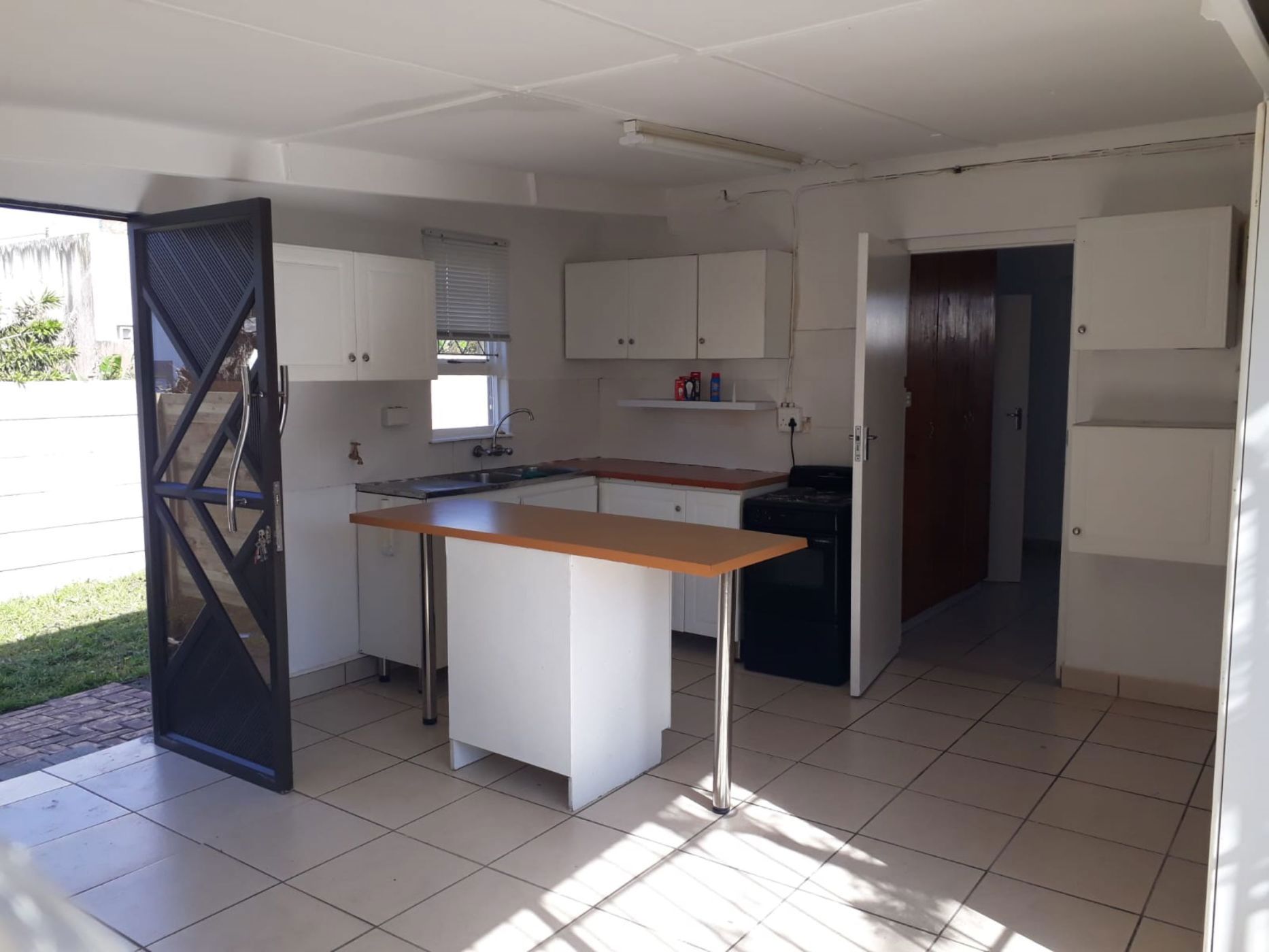 Garden apartment to rent in Gonubie - 1EZ1725992