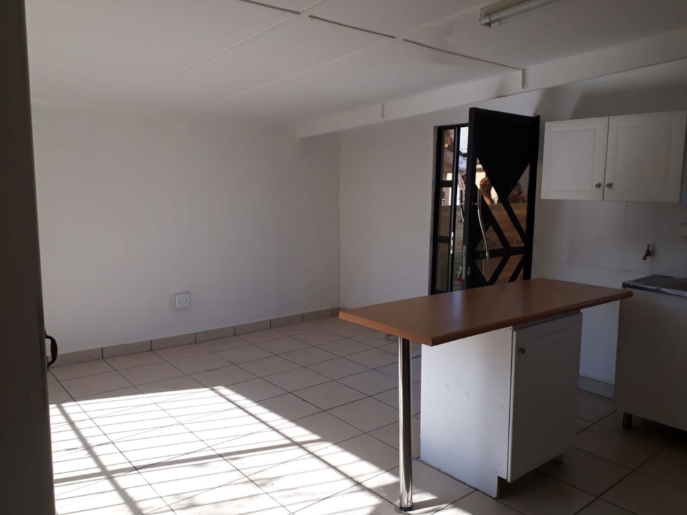 Garden apartment let in Gonubie - 1EZ1725992