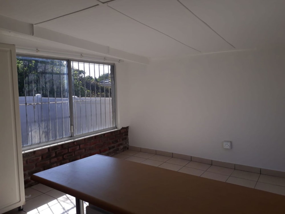 Garden apartment let in Gonubie - 1EZ1725992