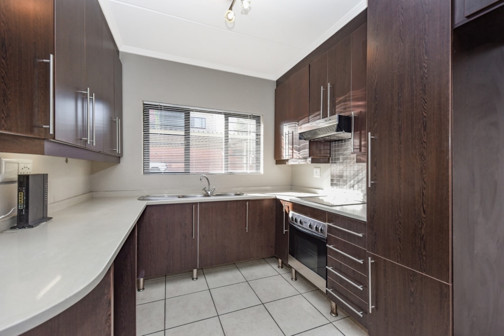 Apartment sold in Douglasdale - FW1681732 Apartment sold in Douglasdale - FW1681732