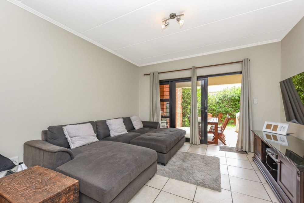 Apartment sold in Douglasdale - FW1681732 Apartment sold in Douglasdale - FW1681732