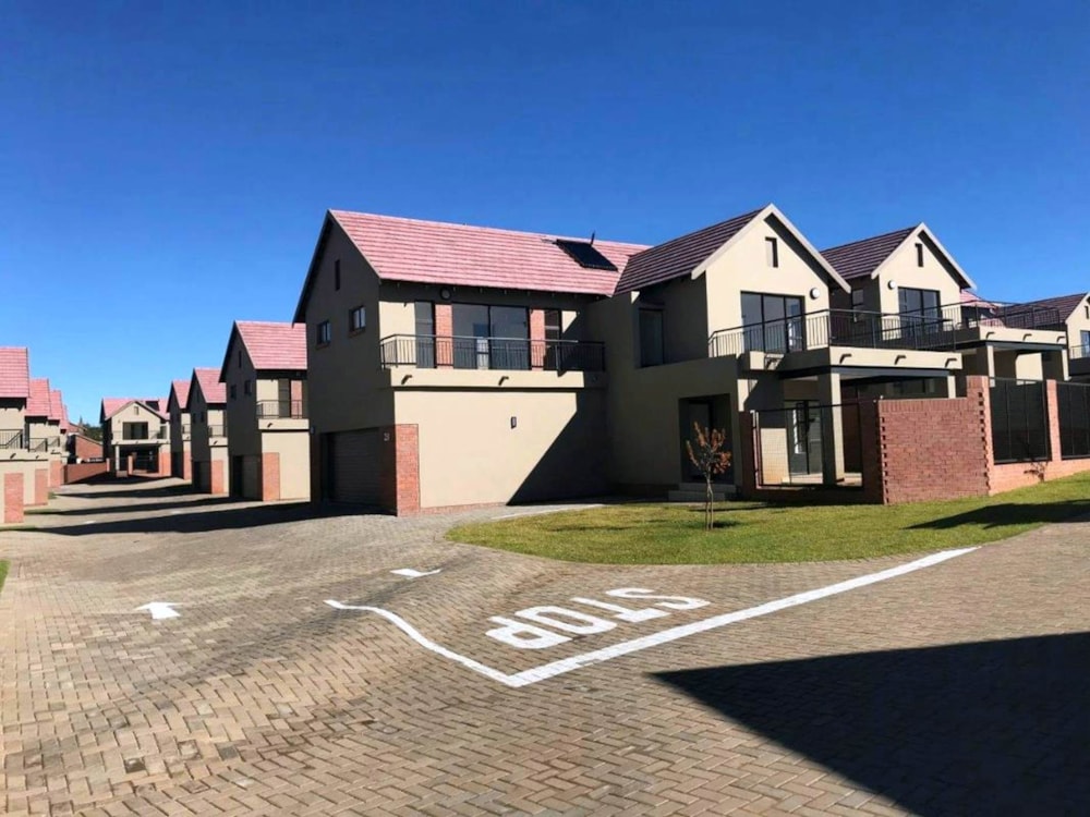 Townhouse let in Wild Olive Estate - 1BX1681530 Townhouse let in Wild Olive Estate - 1BX1681530