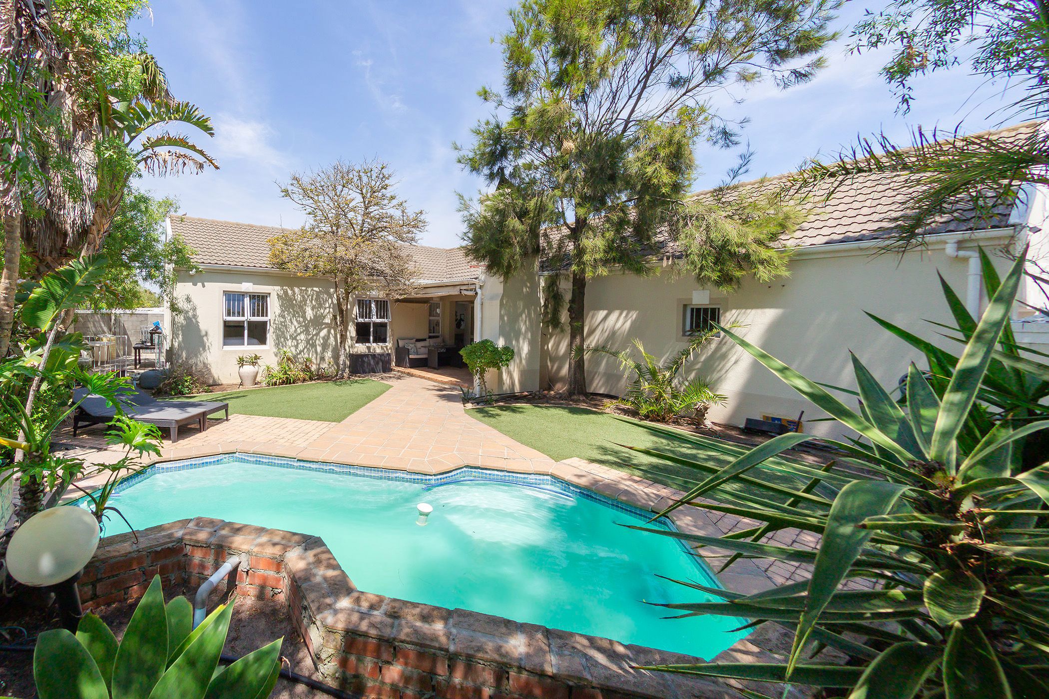 House sold in Sunningdale, Blouberg - 1TV1680023