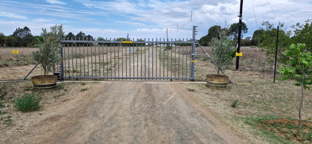 Smallholding for sale in Roodewal - 1BX1681284