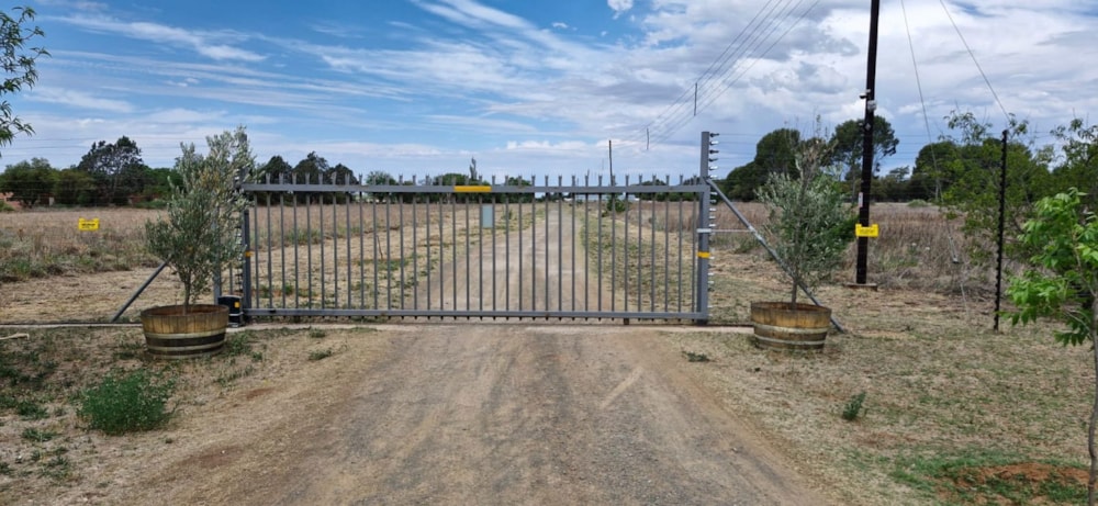 Smallholding for sale in Roodewal - 1BX1681284