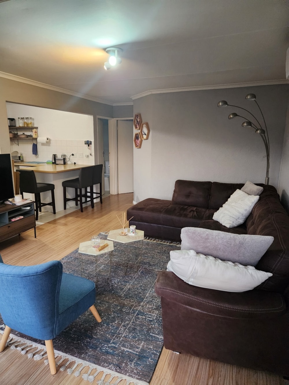 Apartment sold in Panorama, Parow - 1PLA1675274 Apartment sold in Panorama, Parow - 1PLA1675274