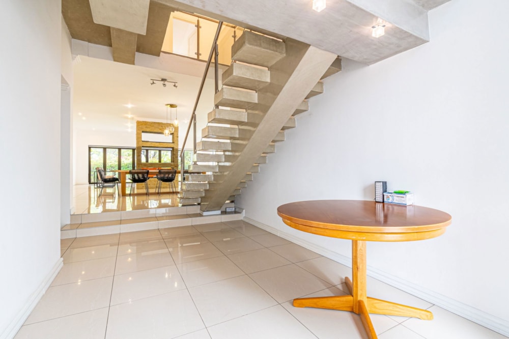 Cluster sold in Sunninghill - FW1679545 Cluster sold in Sunninghill - FW1679545