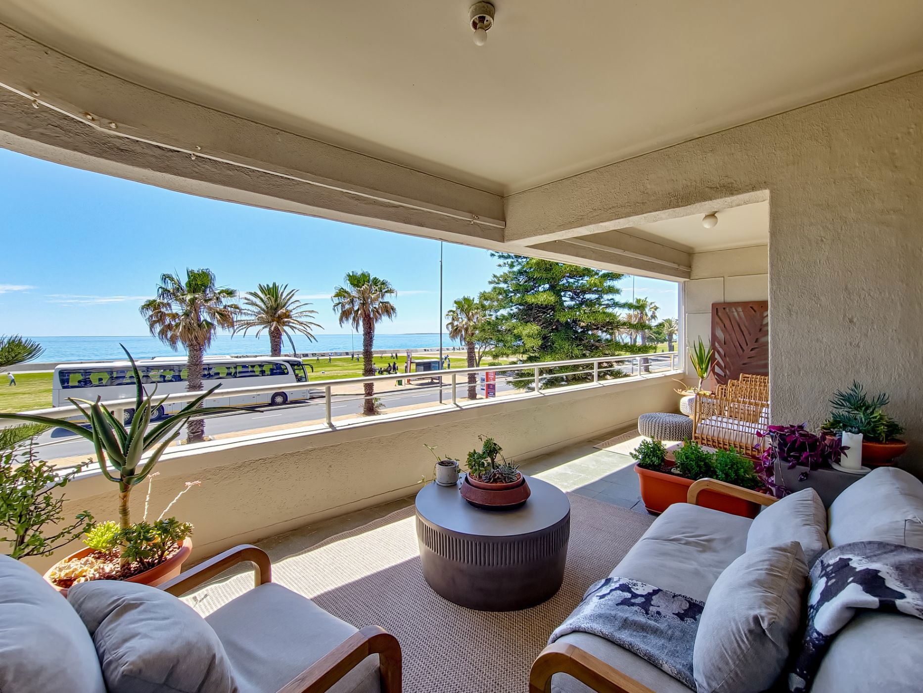 Apartment sold in Sea Point - AS1679938