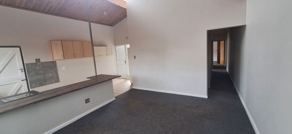 House sold in Oudtshoorn North - 1OU1674930 House sold in Oudtshoorn North - 1OU1674930