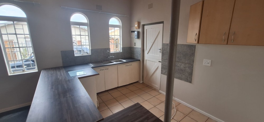 House sold in Oudtshoorn North - 1OU1674930 House sold in Oudtshoorn North - 1OU1674930