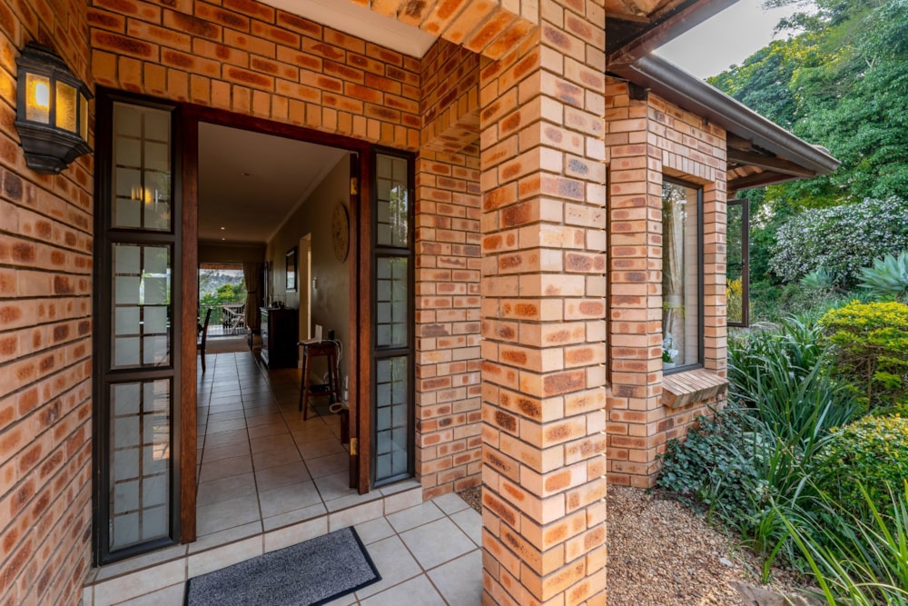 Security estate home sold in Kloof - 1KF1679484 Security estate home sold in Kloof - 1KF1679484