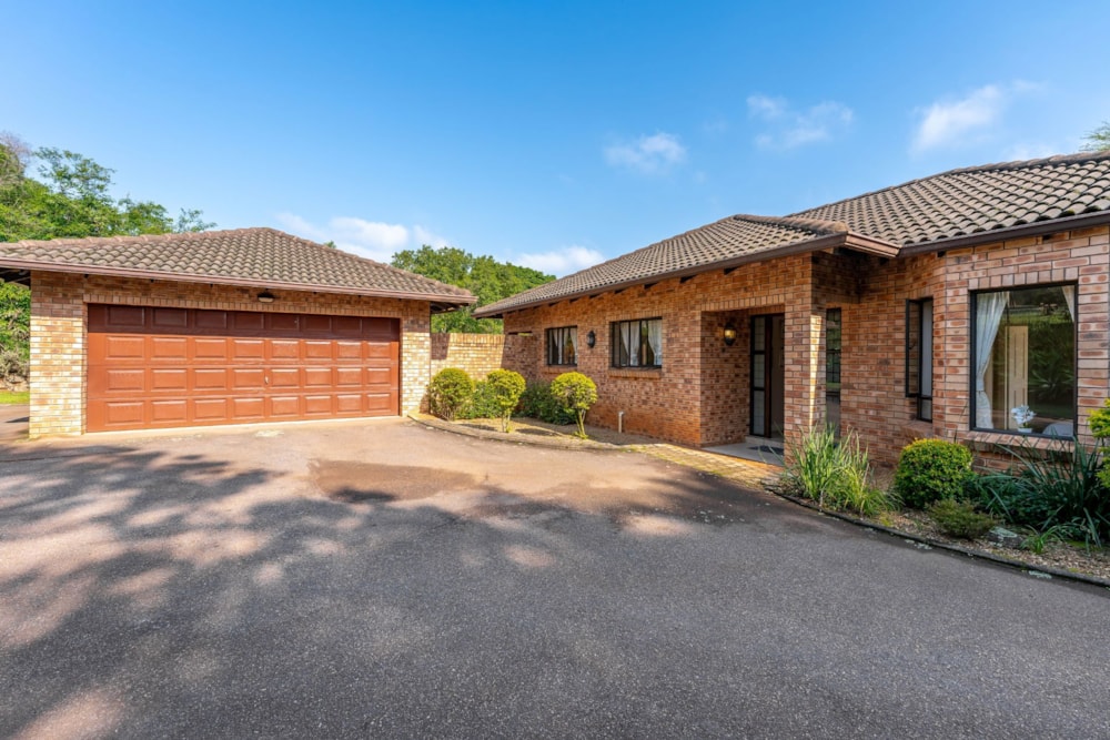 Security estate home sold in Kloof - 1KF1679484 Security estate home sold in Kloof - 1KF1679484