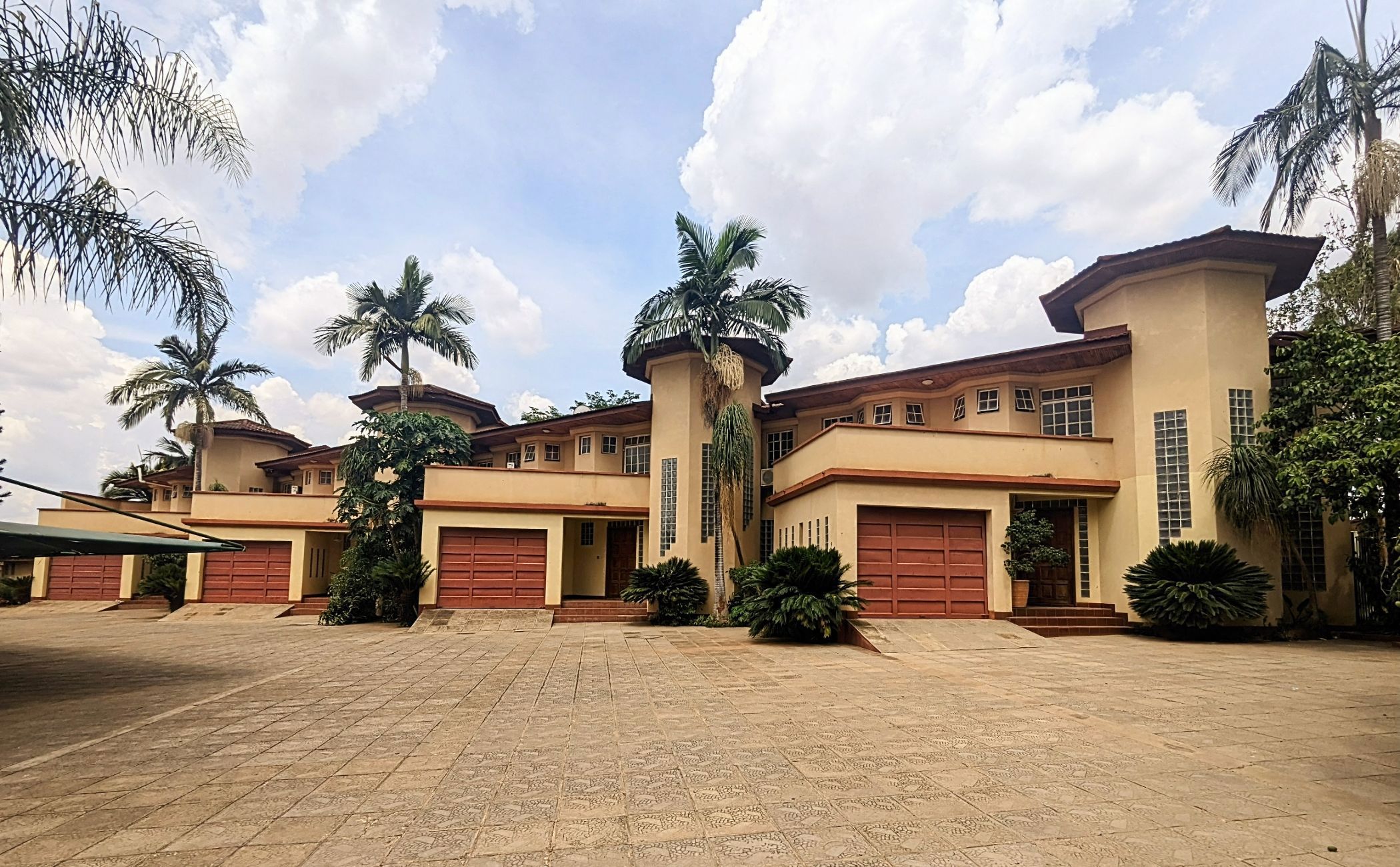 Townhouse to rent in Sunningdale, Zambia - 3ZA1522939