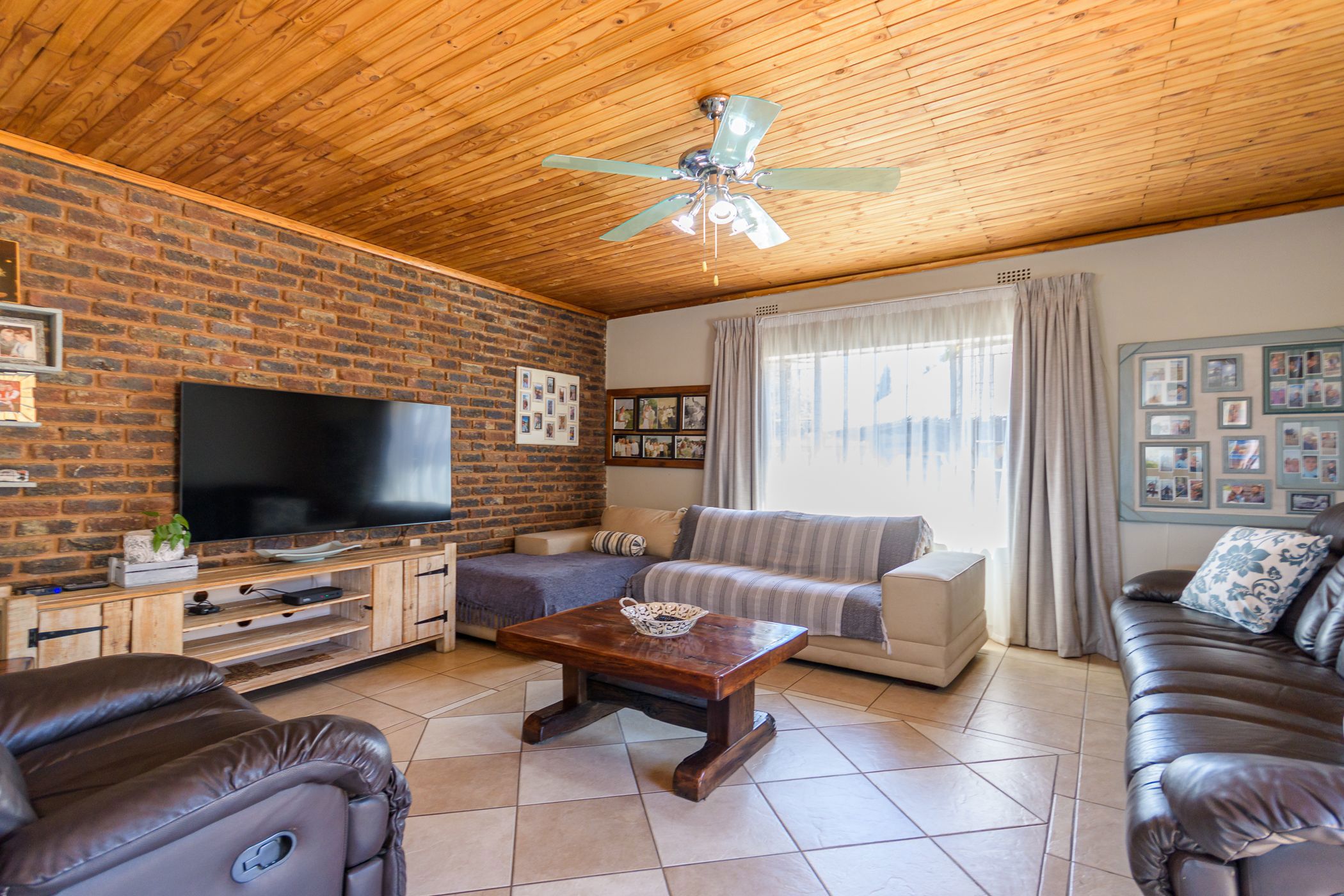 House for sale in Brackenhurst - 1AB1679044