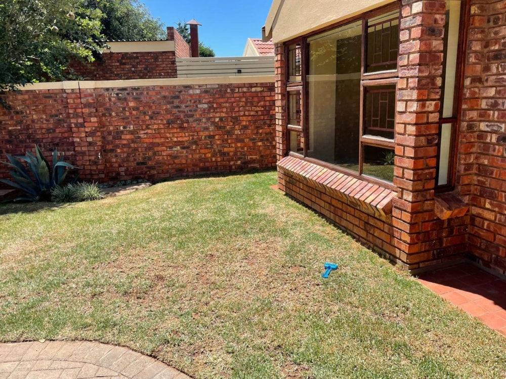 Townhouse for sale in Langenhovenpark - 1BX1683004 Townhouse for sale in Langenhovenpark - 1BX1683004