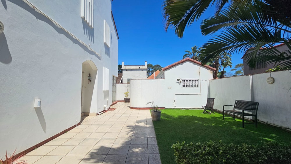 Townhouse let in Glenwood, Durban - 1DA1680049 Townhouse let in Glenwood, Durban - 1DA1680049