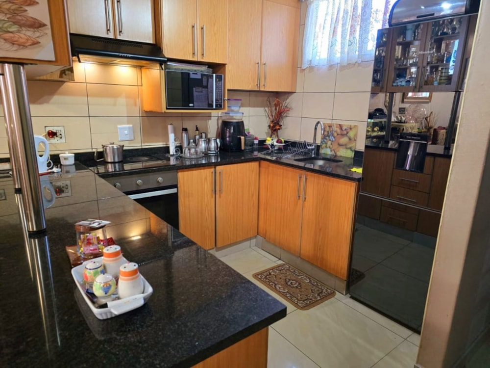 Apartment for sale in South Beach Durban - 1DA1682837 Apartment for sale in South Beach Durban - 1DA1682837