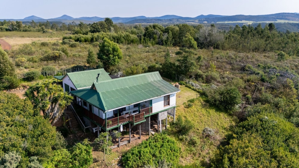Mixed use farm for sale in Plettenberg Bay Rural - 1KG1684477 Mixed use farm for sale in Plettenberg Bay Rural - 1KG1684477