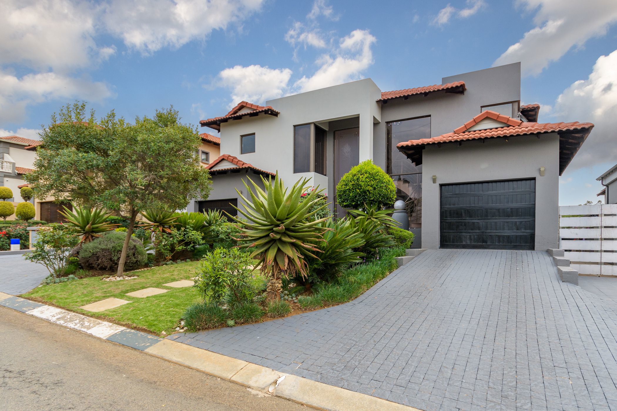 House for sale in Aspen Hills - 1GV1682038