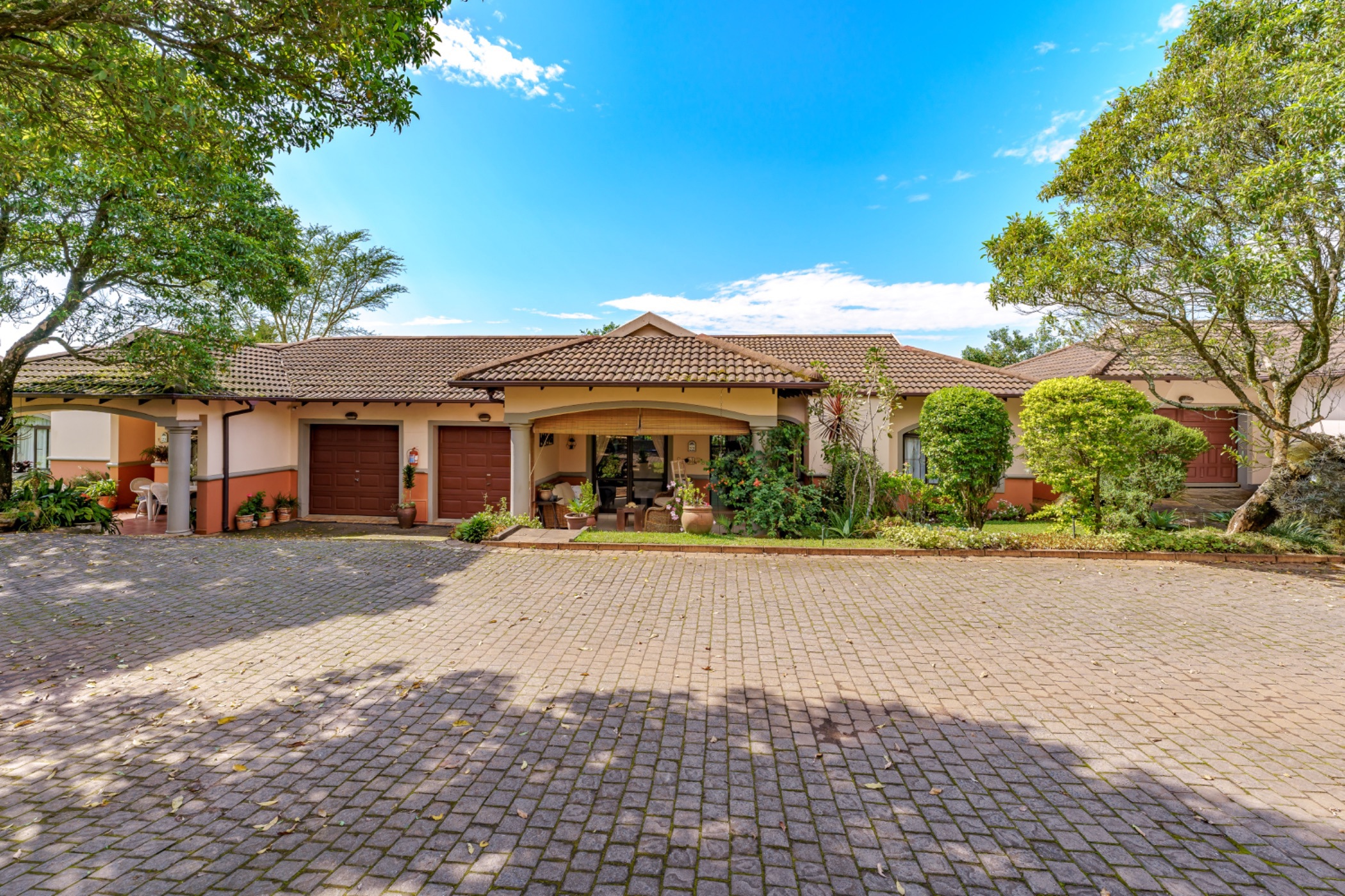 Townhouse sold in Le Domaine Estate - 1KF1682233