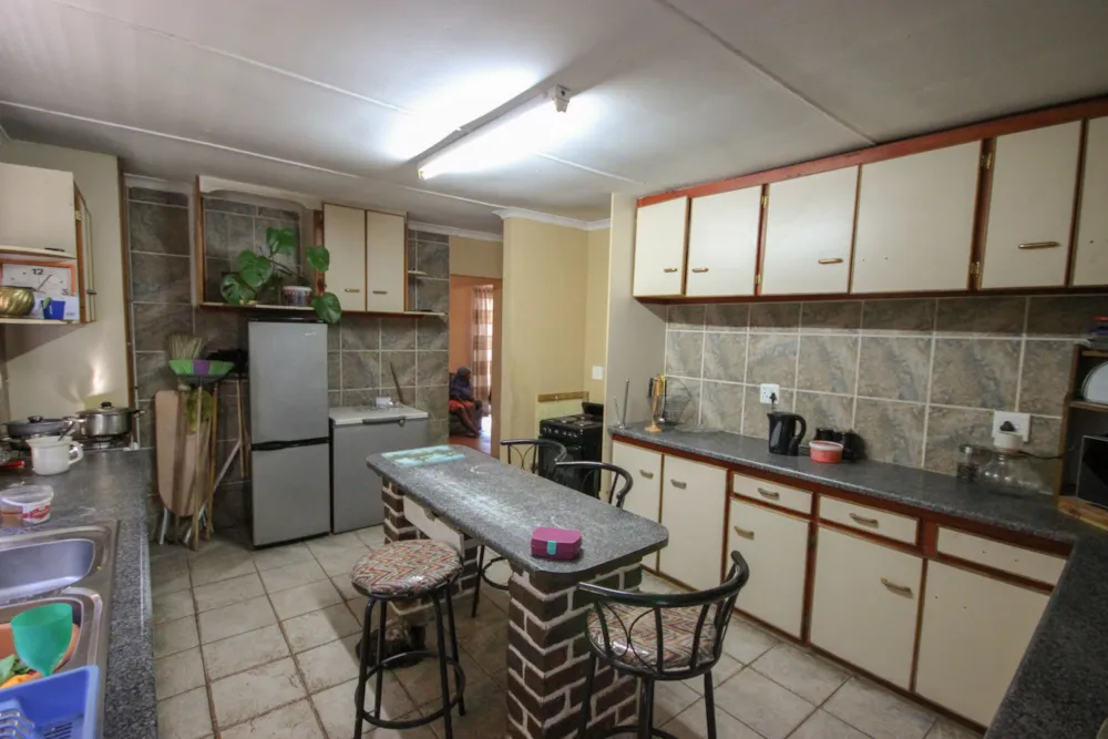 House for sale in Bongolethu, Oudtshoorn - 1OU1680917 House for sale in Bongolethu, Oudtshoorn - 1OU1680917