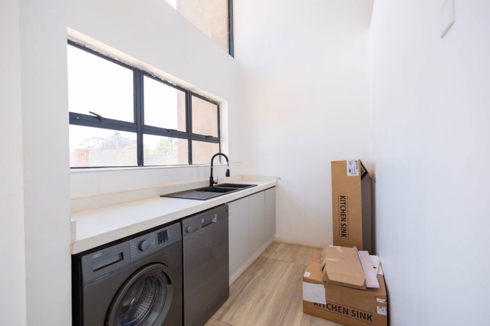 Townhouse for sale in Borrowdale, Zimbabwe - 3ZB1643572