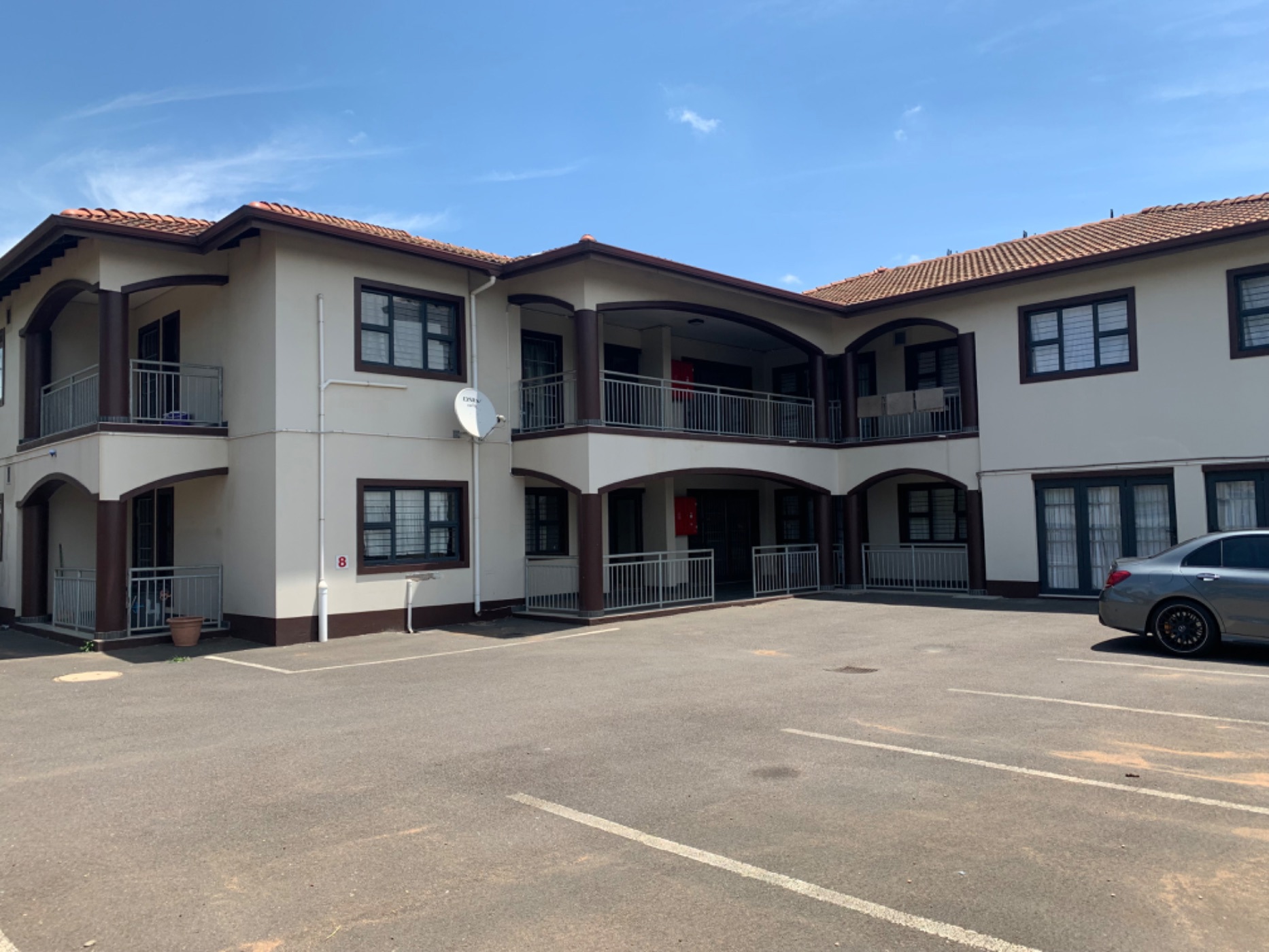 House let in Effingham Heights - 1ND1680737