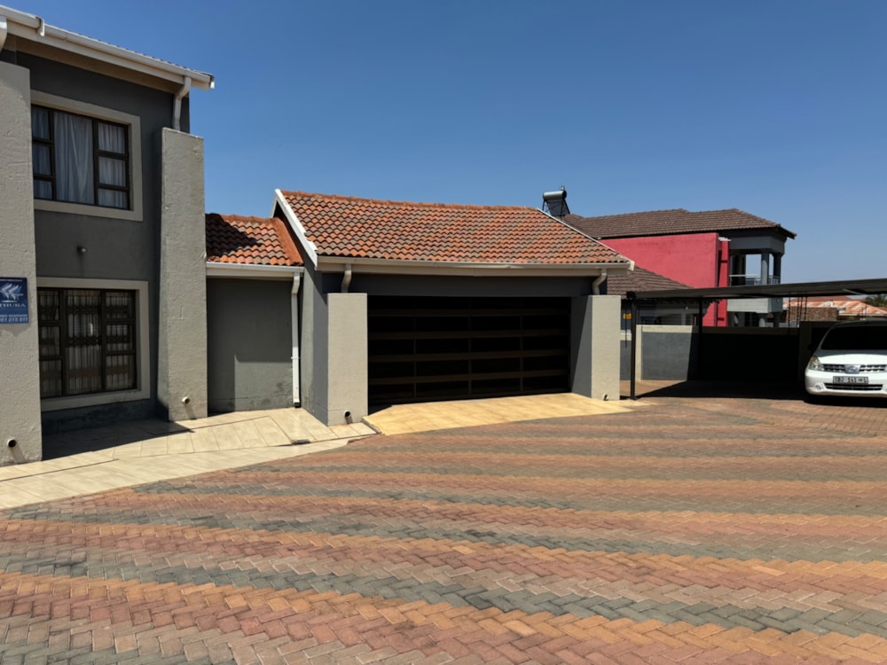 Double-storey house for sale in Serela View - 1PS1679702