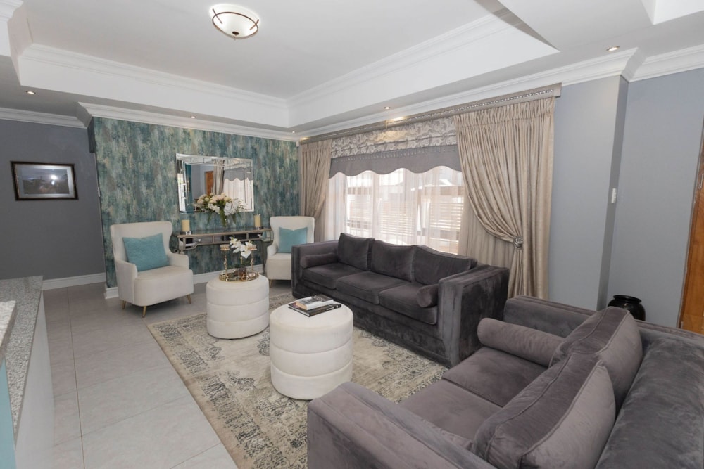 House for sale in Somerton Estate - 1BX1679873 House for sale in Somerton Estate - 1BX1679873